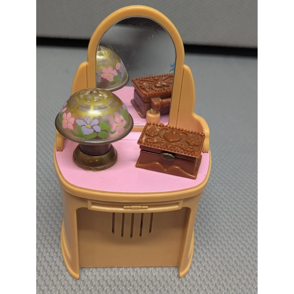 VTG 2000  Fisher Price Loving Family Dollhouse Musical Light-Up Vanity Mattel